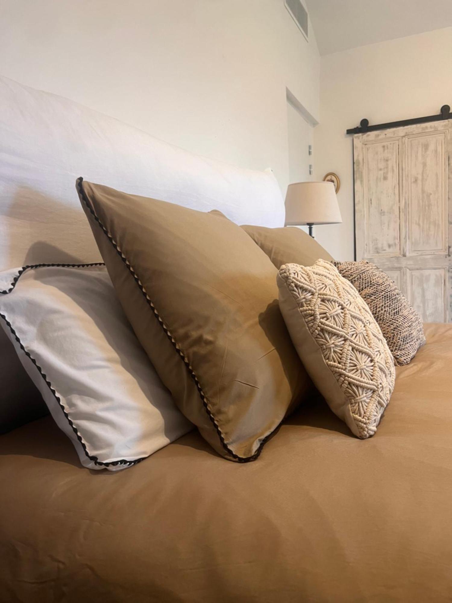 Au Pre De Karine Bed & Breakfast Cuneges ภายนอก รูปภาพ